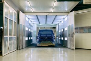 Autolakering hos Skadecenter Thy-Mors: Professionelt håndværk til lige dit køretøj