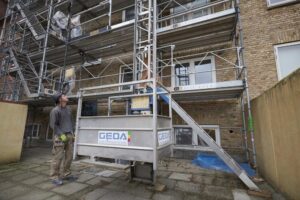 Stilladsudlejning i Frederikshavn – din lokale partner til professionelle løsninger