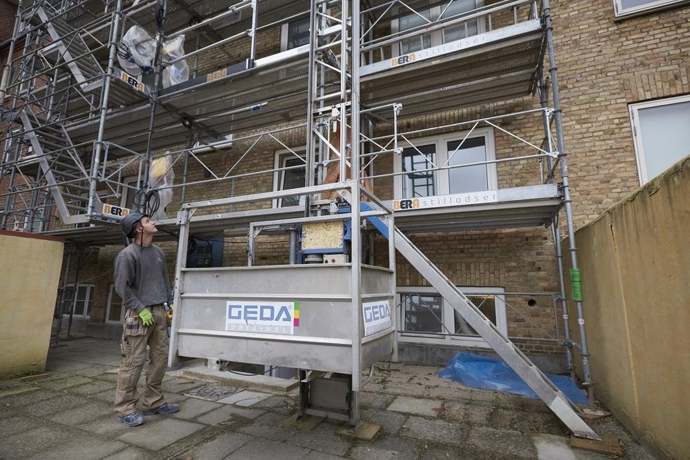 Stilladsudlejning i Frederikshavn – din lokale partner til professionelle løsninger